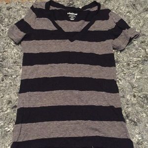 Black and grey striped t-shirt!